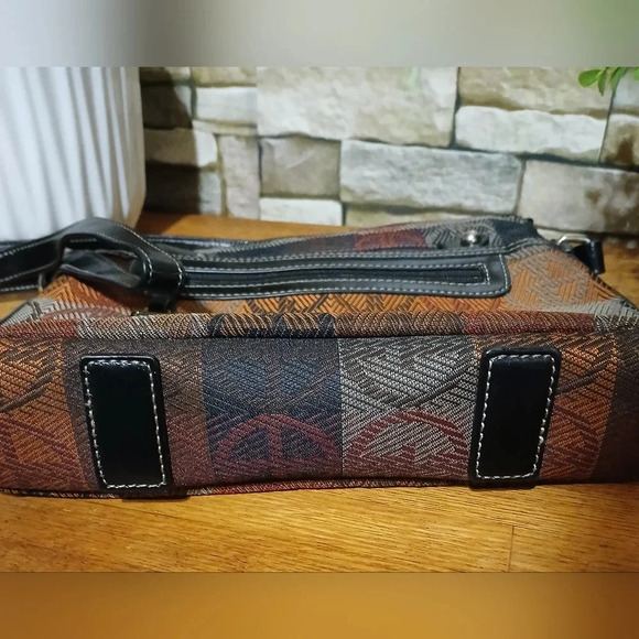 Gianni Bernini Women's Classic Crossbody Purse - Picture 7 of 7